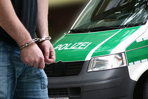 Die Polizei hat eine Betrügerbande gefasst, die Senioren am Telefon abzockte. Symbolbild: Danny Elskamp/fotolia.com